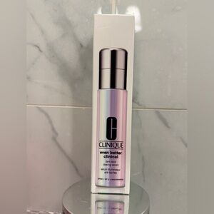 Clinique Even Better Primer - Silver and White